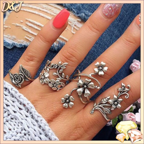 Diamonds & Jules Jewelry - 💎✨ Garden Ring Set